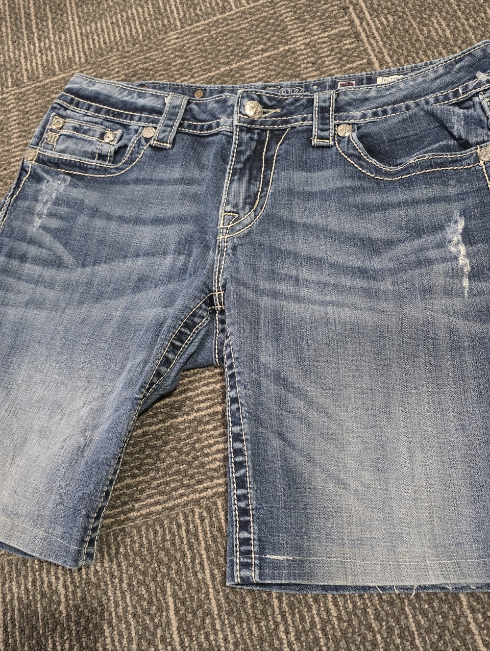 Miss Me Embellished Bermuda Denim Shorts Size 32 - Picture 6 of 13